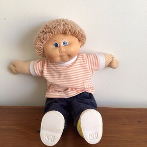 1984 Cabbage Patch kids doll with clothes
